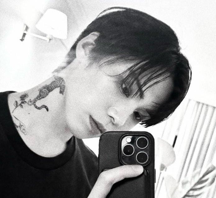 A moment captured by Rocky's fan