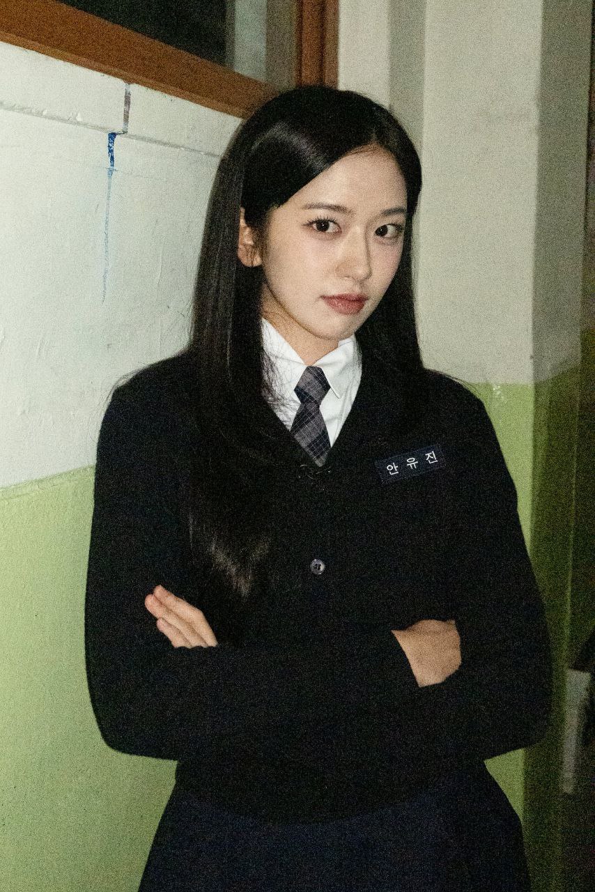 アン・ユジン (IVE)の舞台裏ショット