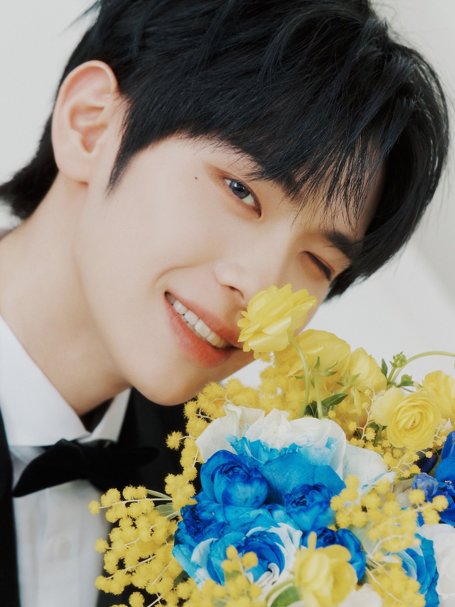 Recent activity shot of Kim Taerae (ZEROBASEONE)