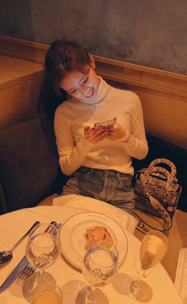 Rima (NiziU)的最新活动照片