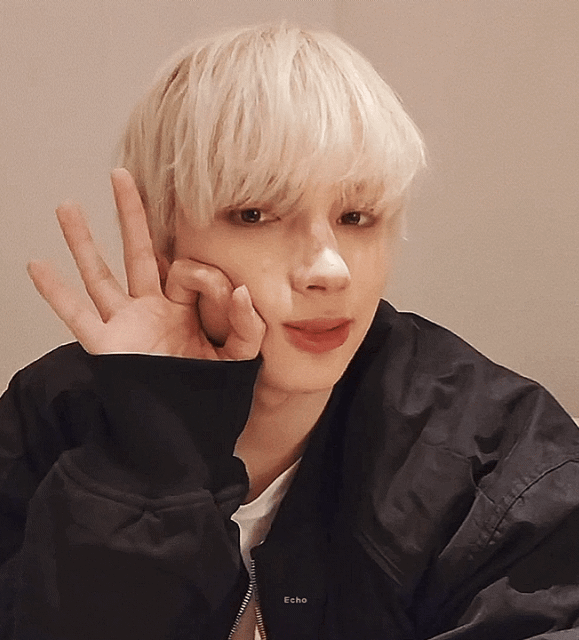 Foto aktivitas terbaru HueningKai (TOMORROW X TOGETHER)