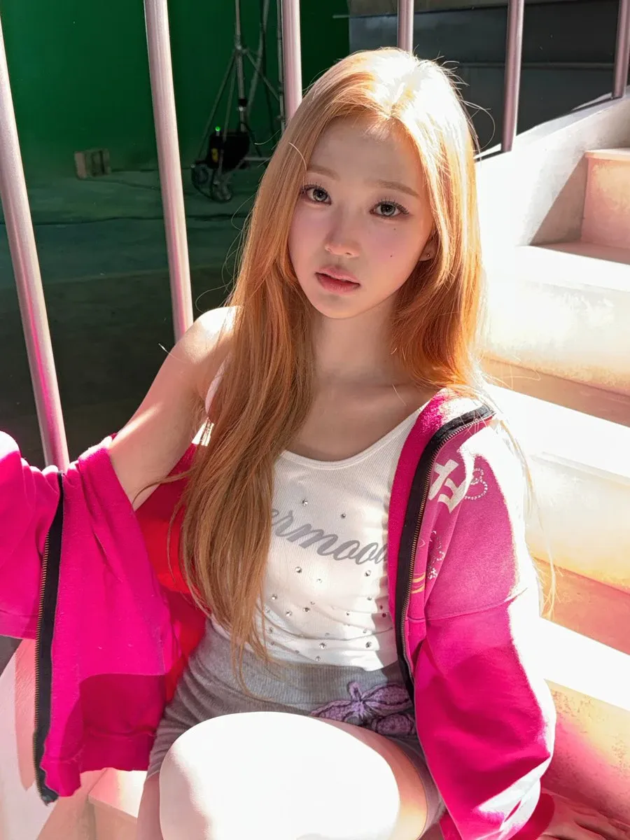 A moment captured by Stella (Hearts2Hearts)'s fan