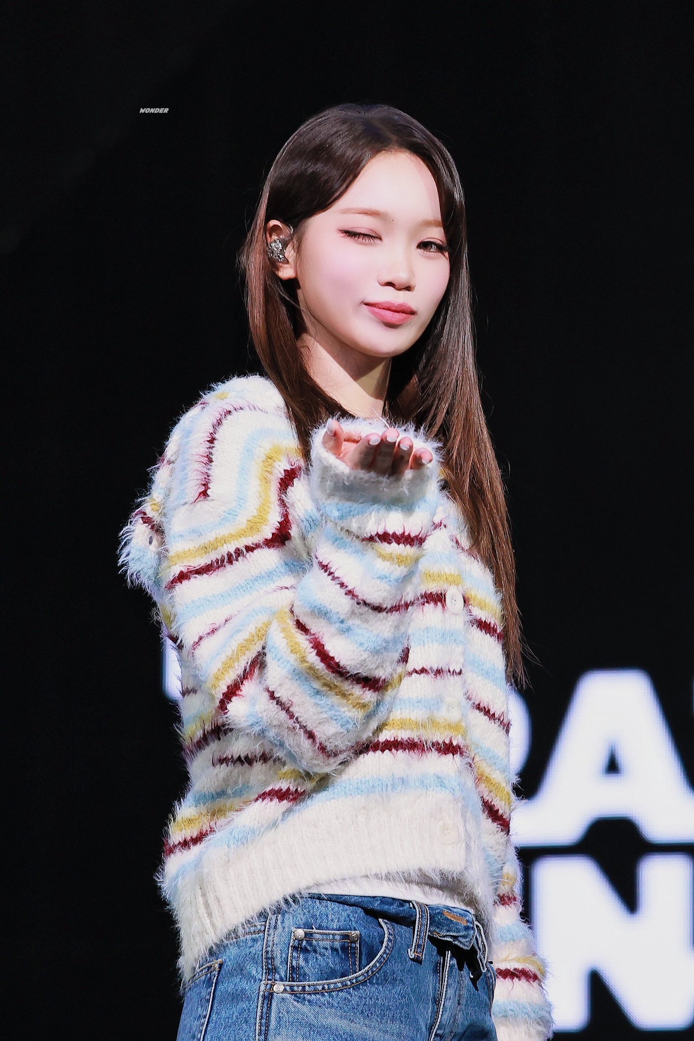 Potret di balik layar Kim Chaewon (LE SSERAFIM)