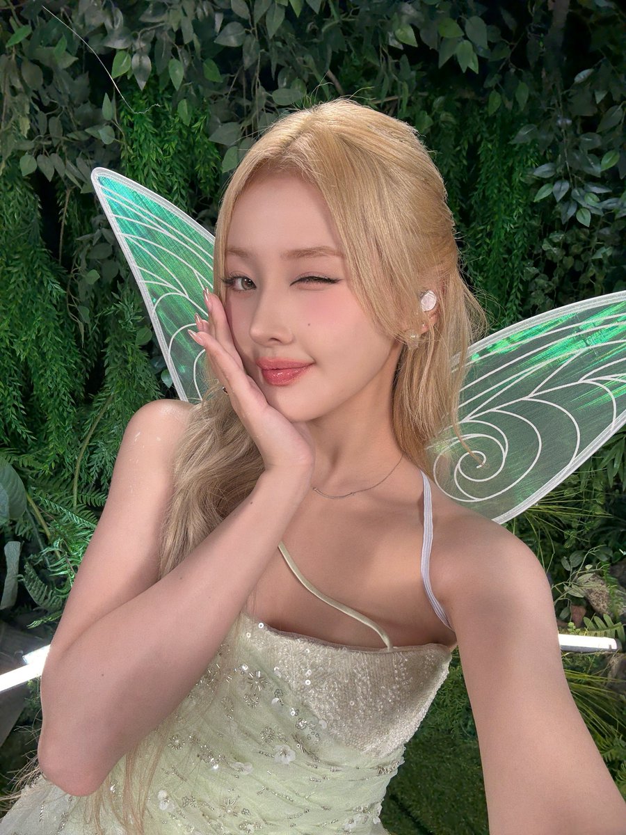 A moment captured by KISS OF LIFE's fan