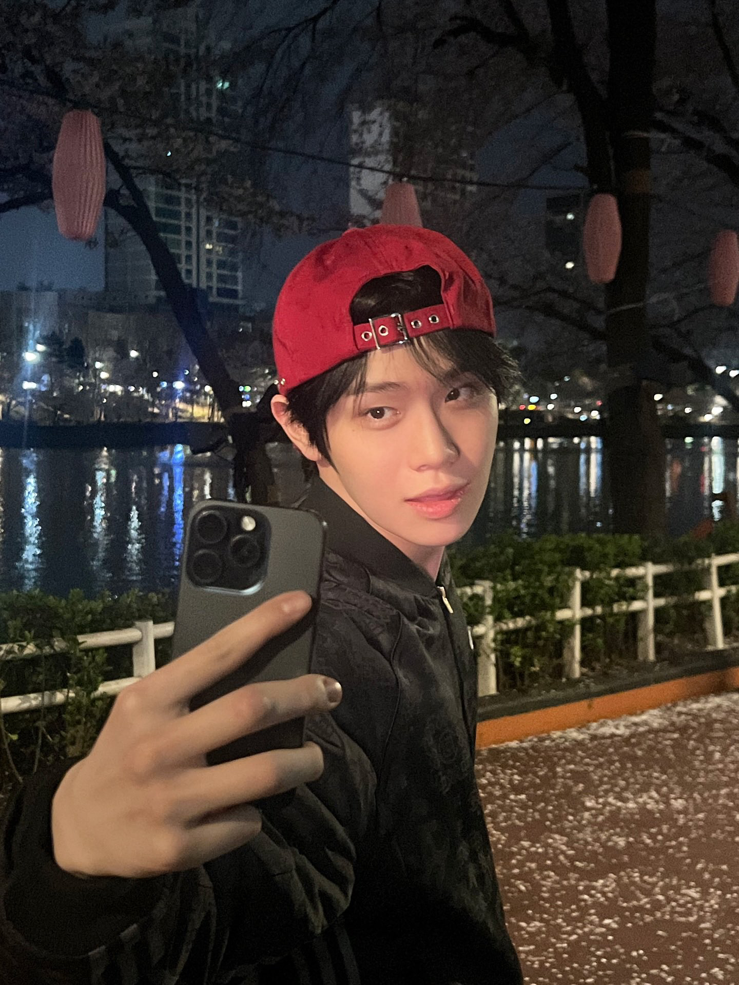 A moment captured by Kim Taerae (ZEROBASEONE)'s fan