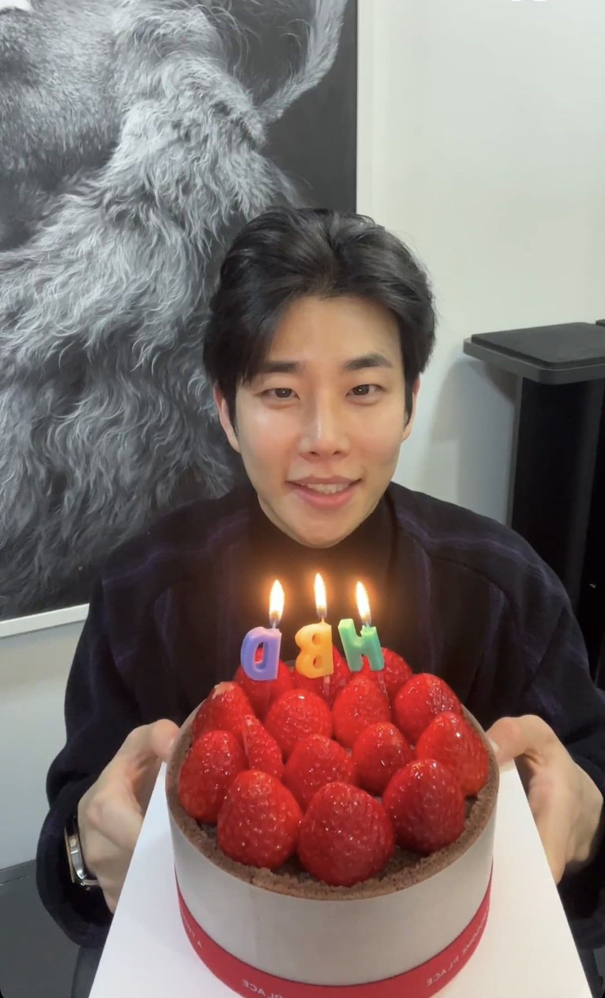 Behind-the-scenes cut of MJ (ASTRO)