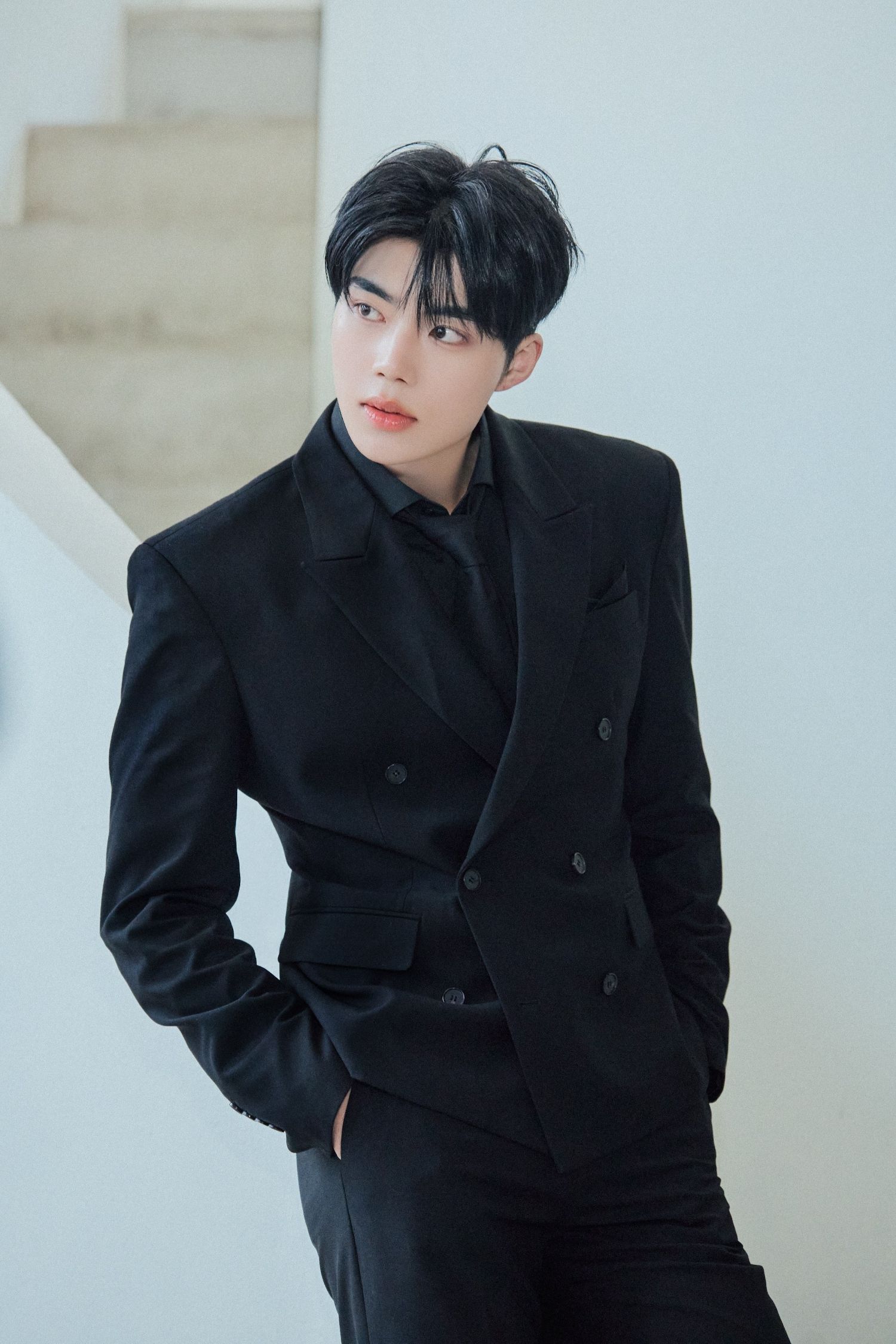 Behind-the-scenes cut of Park Gunwook (ZEROBASEONE)