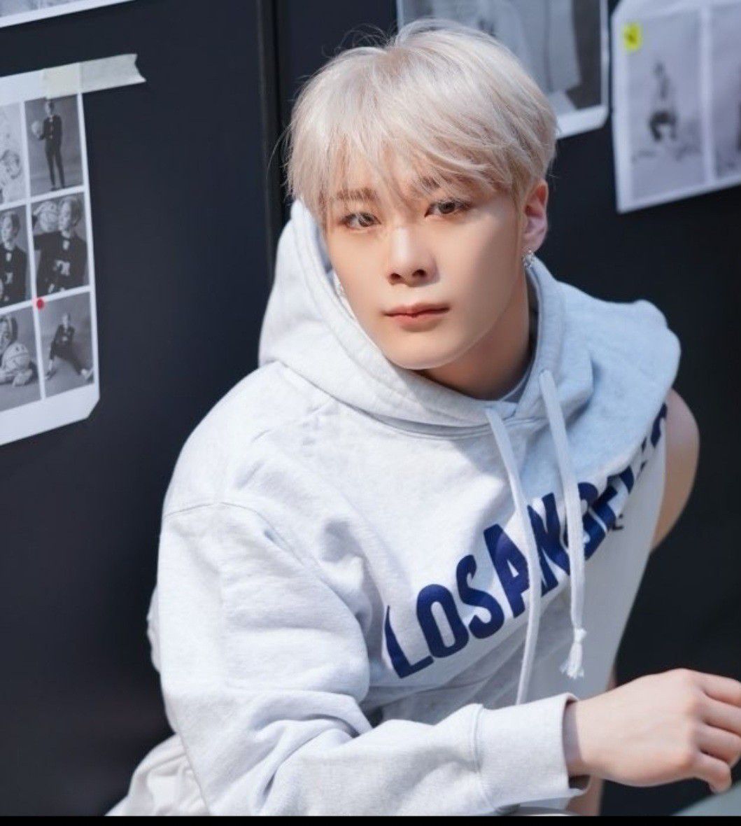 Latest photo of Moonbin (ASTRO)