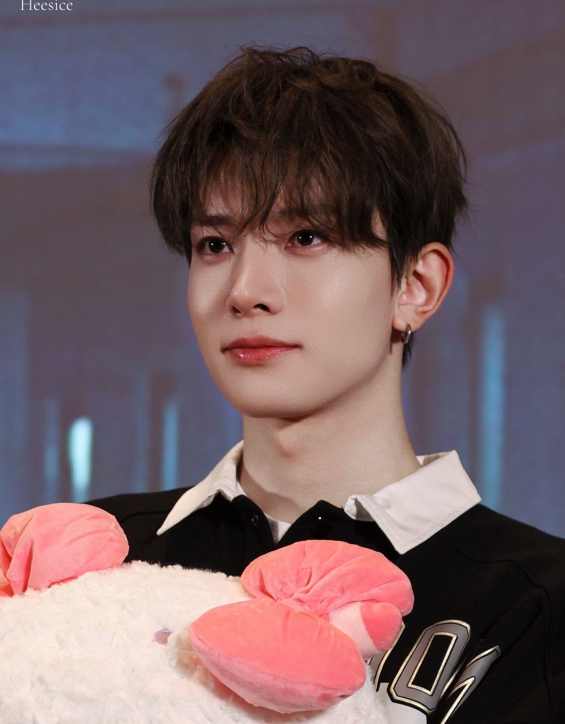 Behind-the-scenes cut of Heeseung