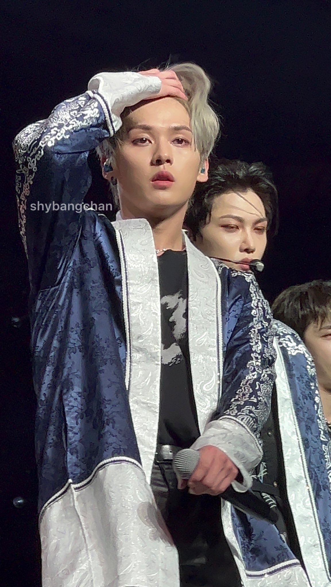 Fandom-recommended wallpaper image of Lee Know (Stray Kids)