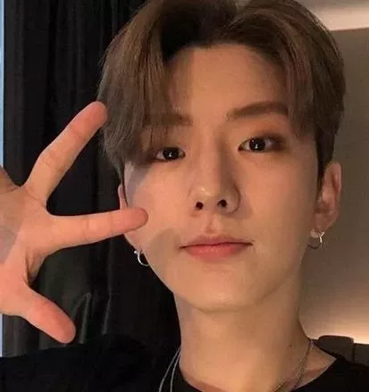 A moment captured by Kihyun (MONSTA X)'s fan