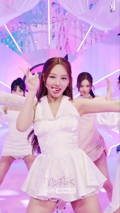 Behind-the-scenes cut of TWICE