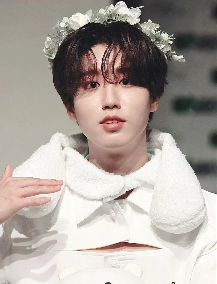 Behind-the-scenes cut of HAN (Stray Kids)