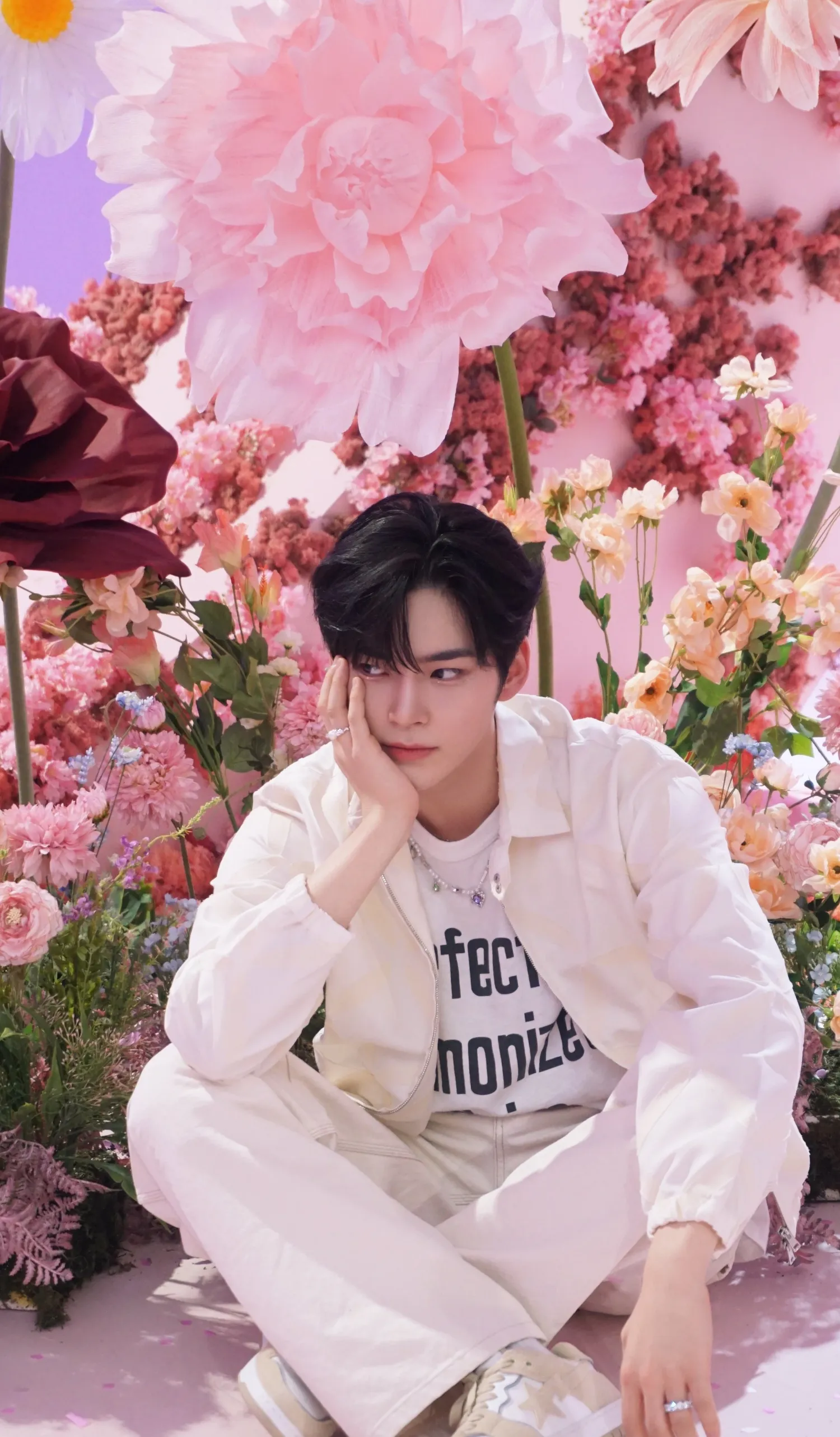 Recent activity shot of Sung Hanbin (ZEROBASEONE)