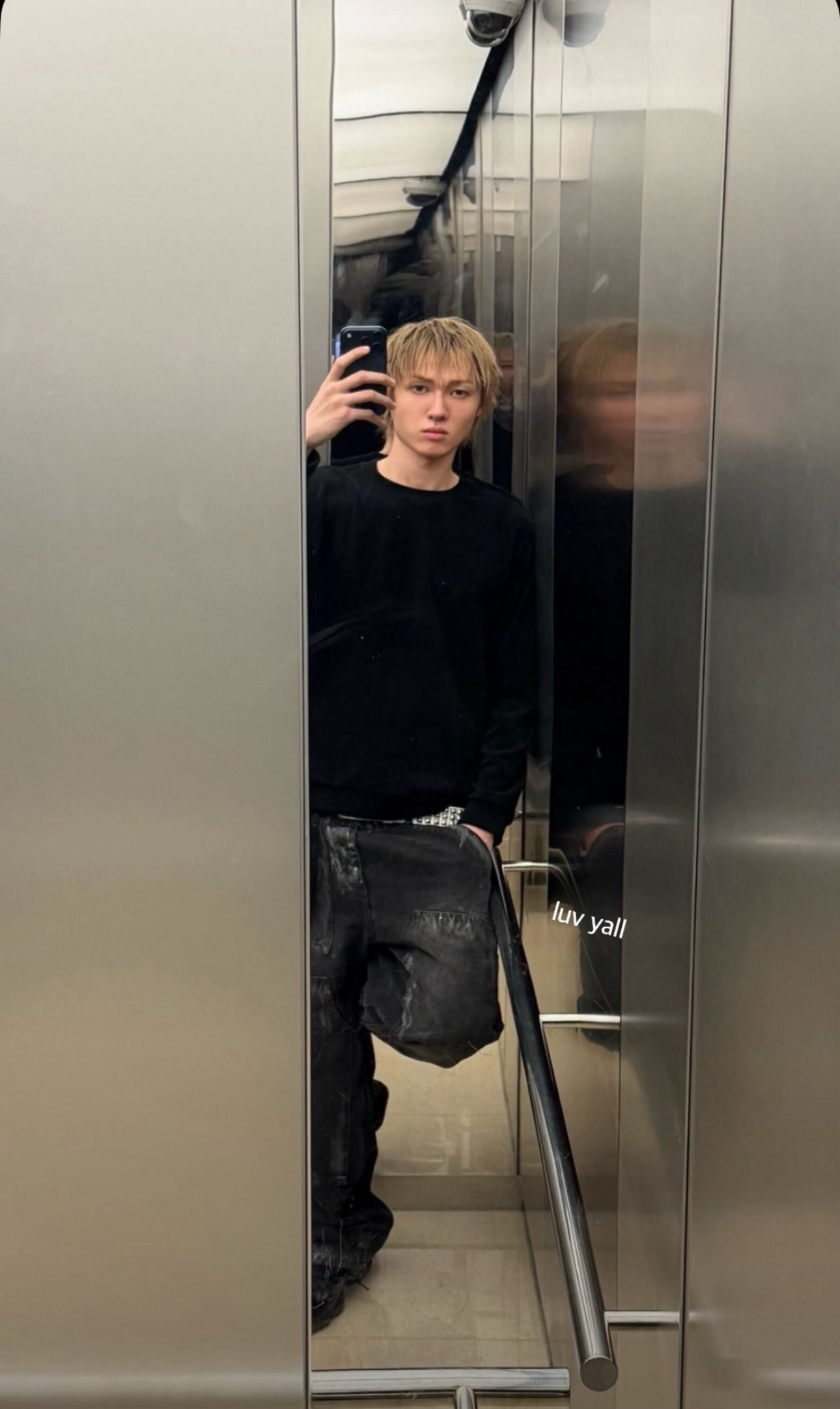 A moment captured by Martin (CORTIS)'s fan