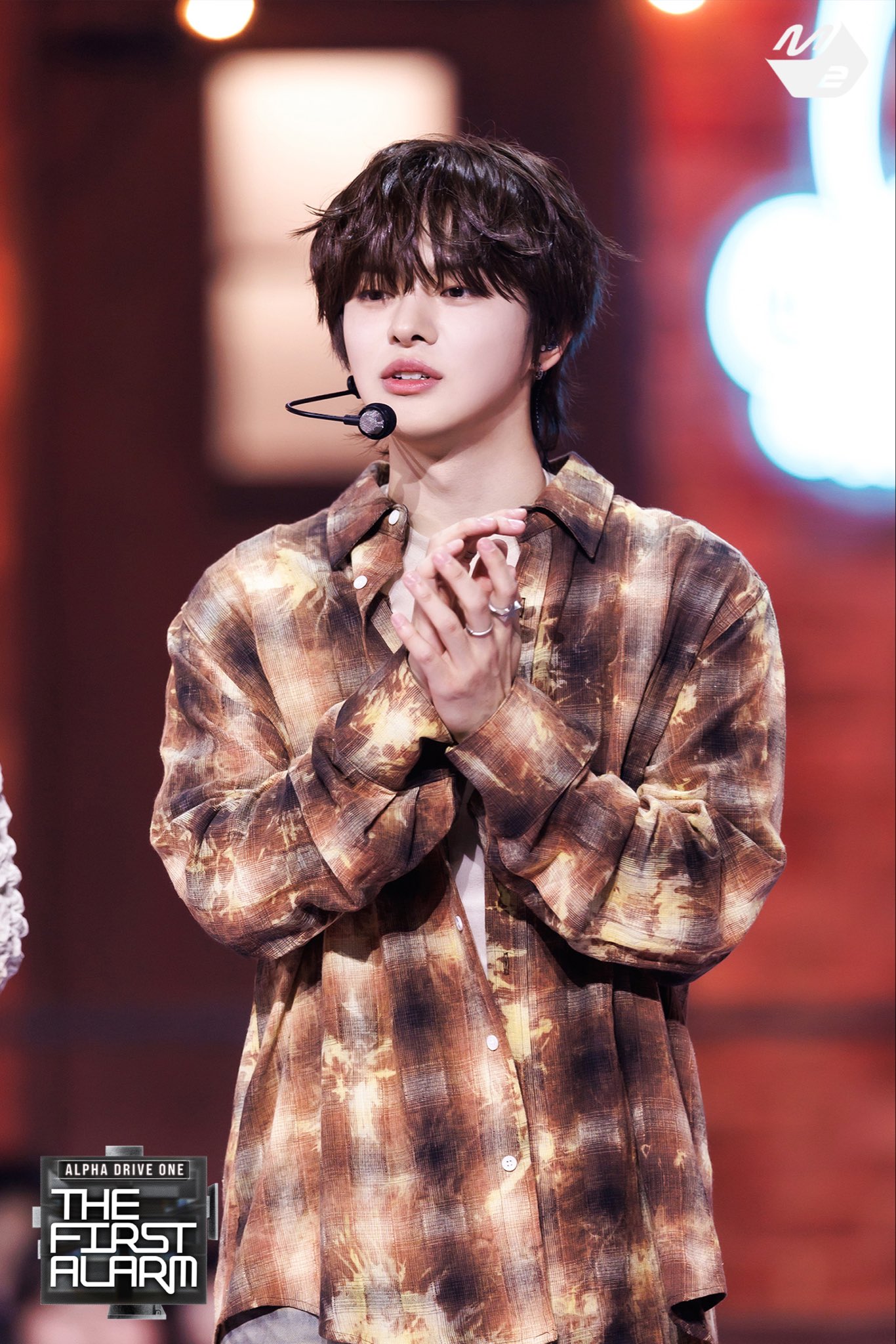 A moment captured by Lee Leo (ALPHA DRIVE ONE)'s fan