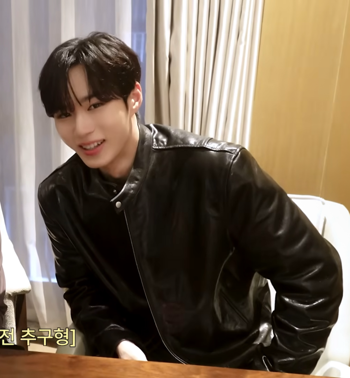 Behind-the-scenes cut of Kim Junseo (ALPHA DRIVE ONE)