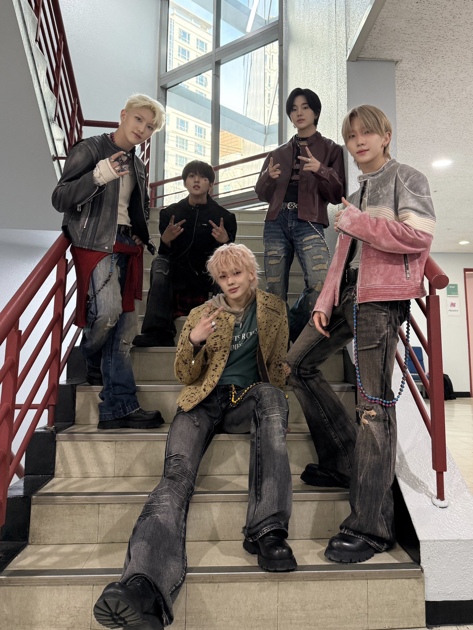 Behind-the-scenes cut of TNX