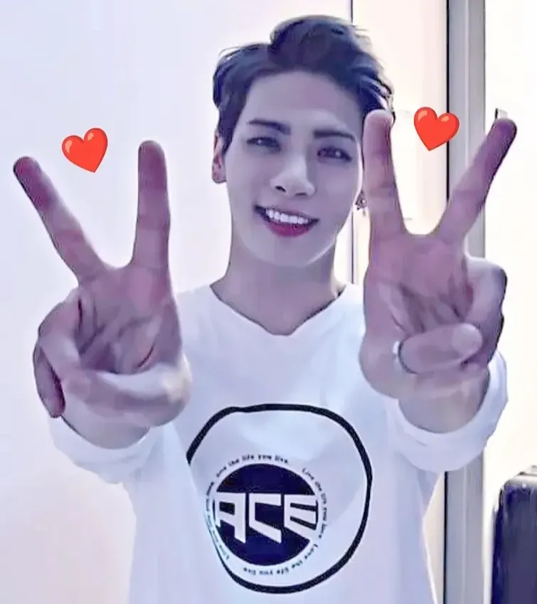 Behind-the-scenes cut of Jonghyun (SHINee)