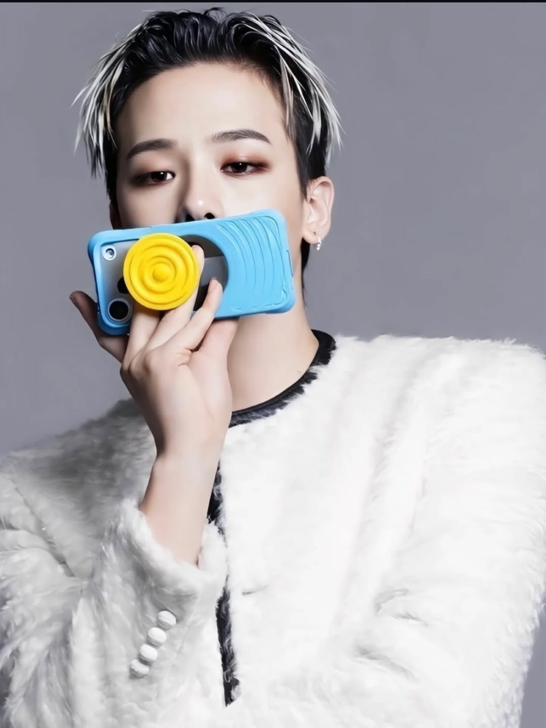 Behind-the-scenes cut of G-DRAGON (BIGBANG)