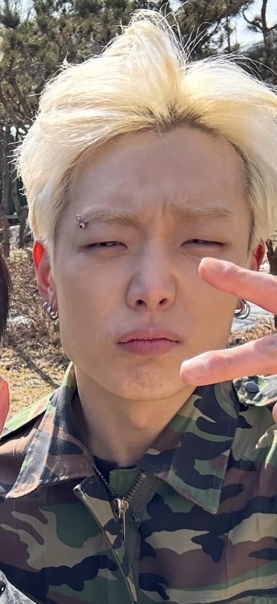 Latest photo of BOBBY (iKON)