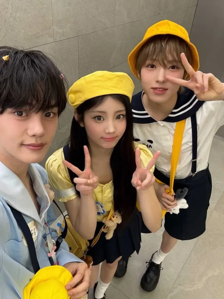 Recent activity shot of Wonhee (ILLIT)