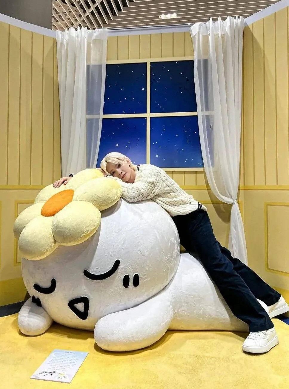 Recent activity shot of Yeosang (ATEEZ)