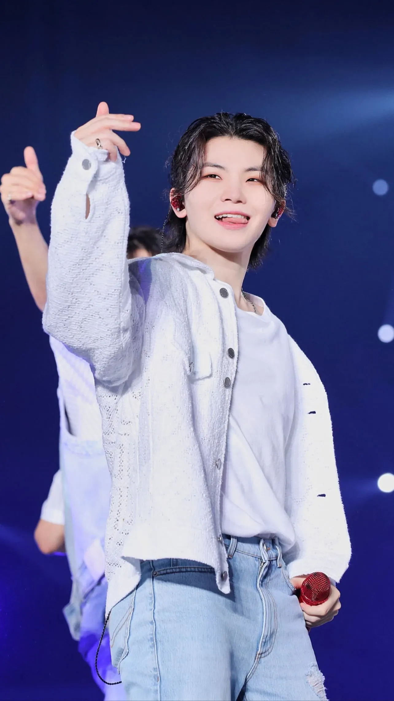 Today's most popular wallpaper in the SEVENTEEN community