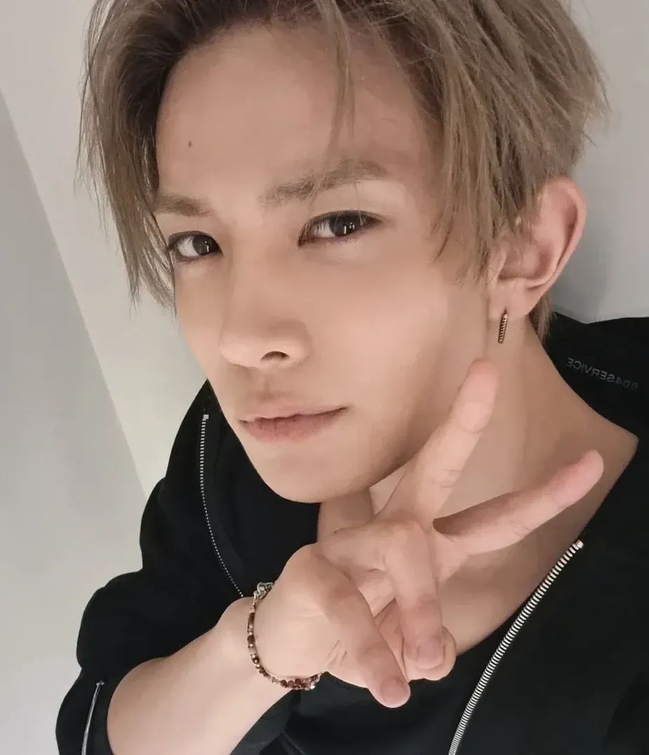 Recent activity shot of Heeseung