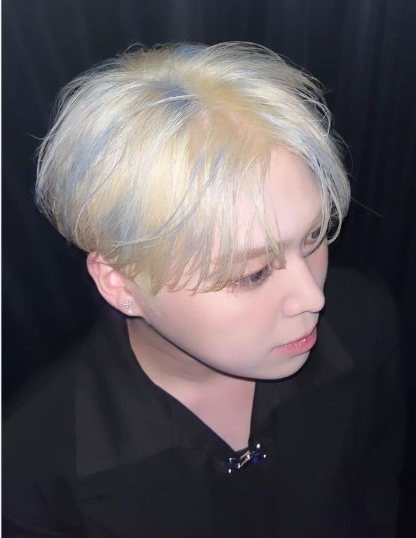 Recent activity shot of Yeonho (VERIVERY)