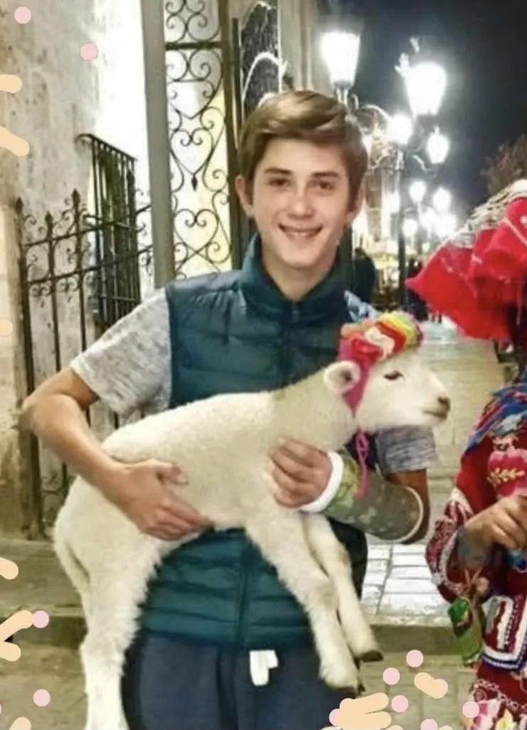 Behind-the-scenes cut of Alejandro (SANTOS BRAVOS)