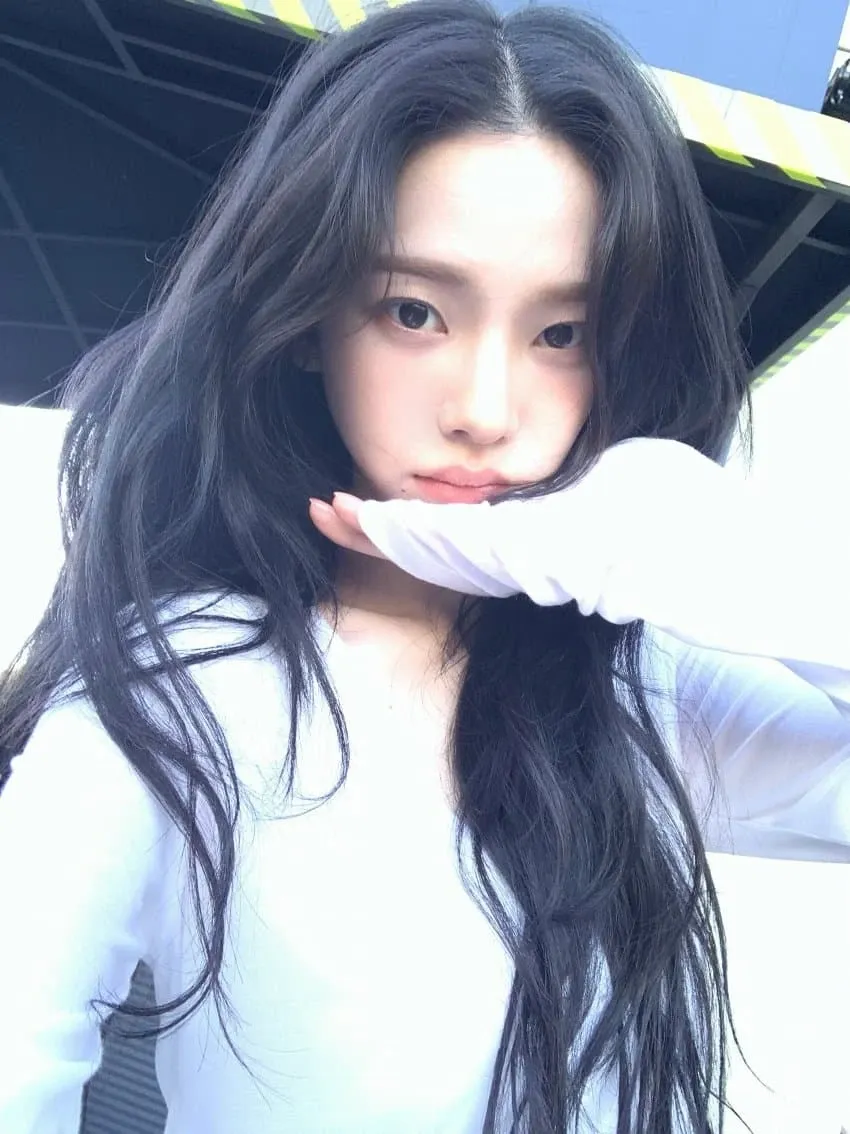 Latest photo of Karina (aespa)