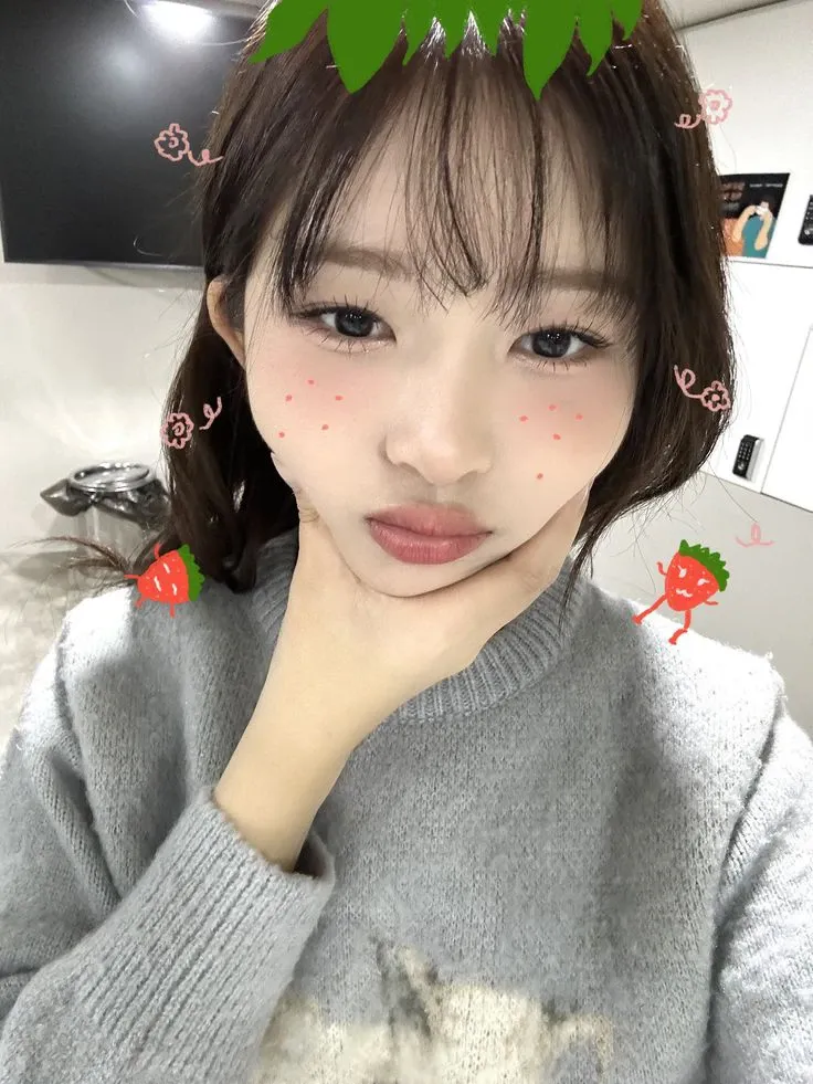 Latest photo of Rei (IVE)