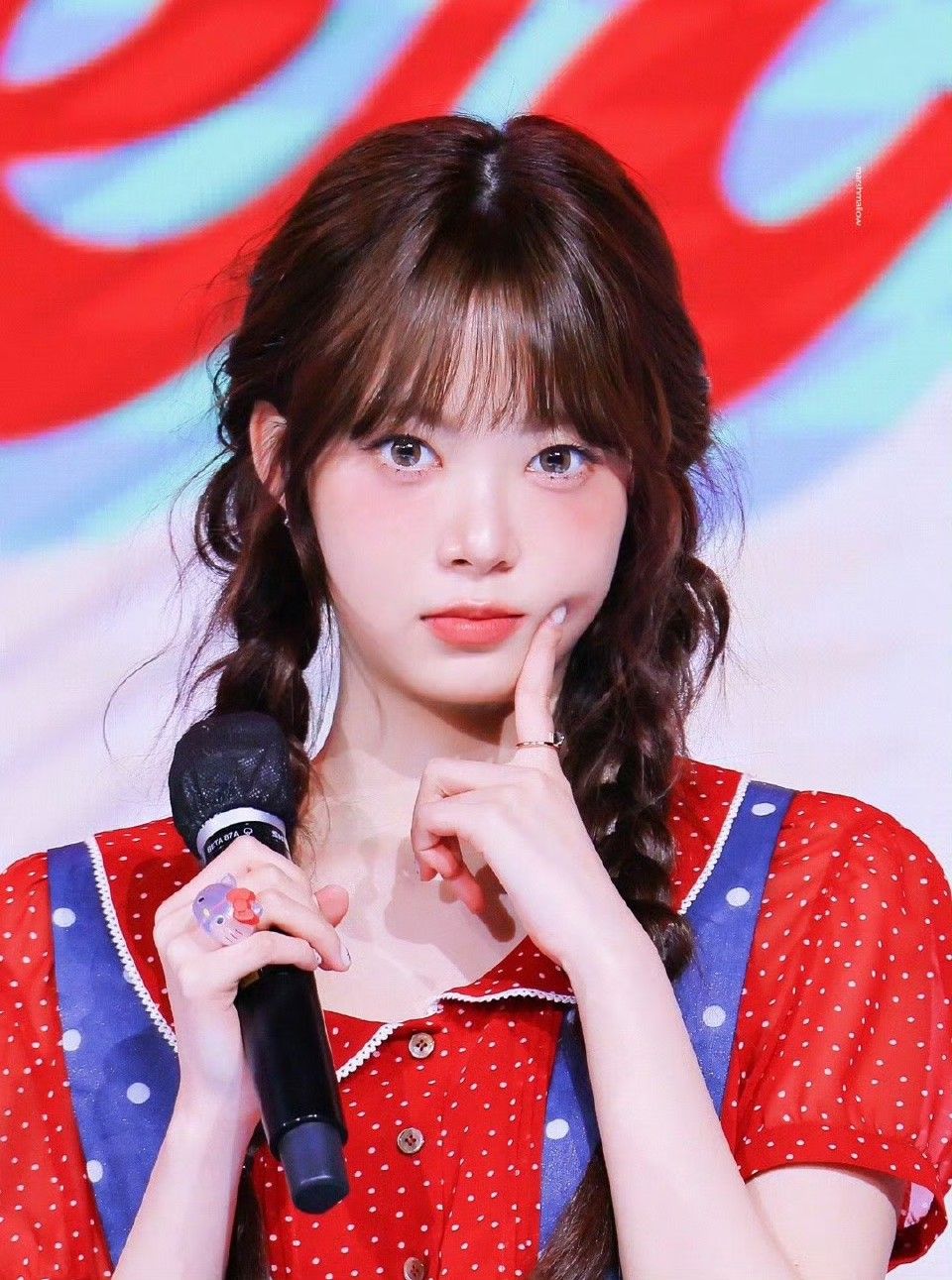 Latest photo of Hong Eunchae (LE SSERAFIM)