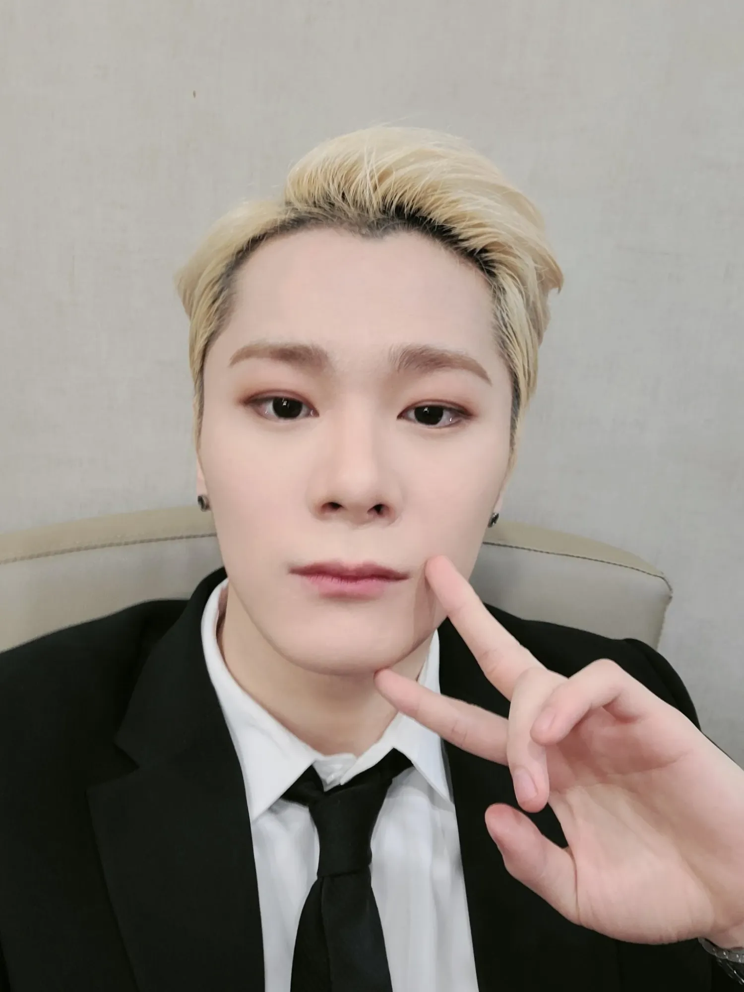 Behind-the-scenes cut of Moonbin (ASTRO)