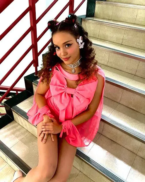 Recent activity shot of NVee (Blackswan)