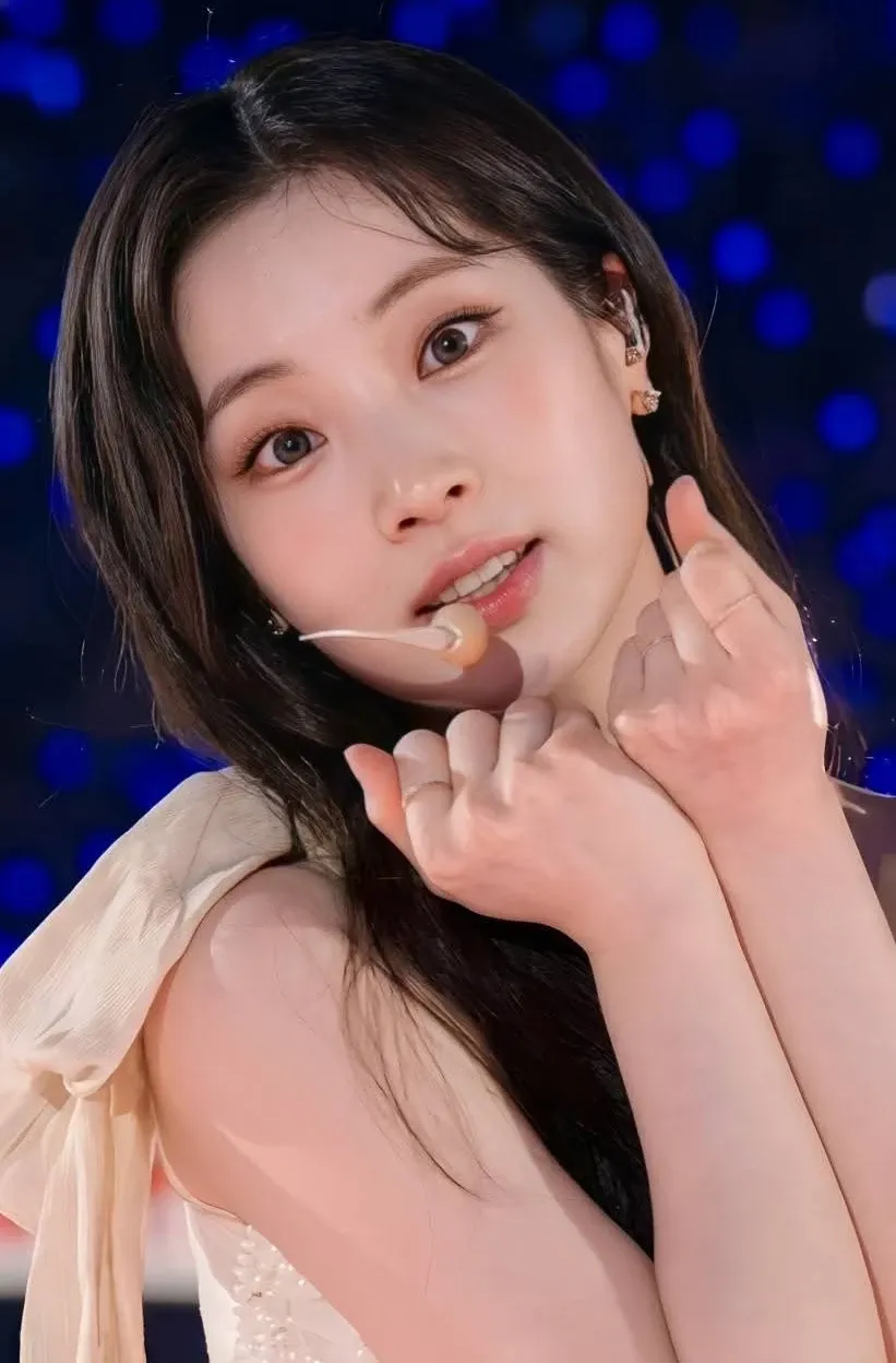 A moment captured by Dahyun (TWICE)'s fan