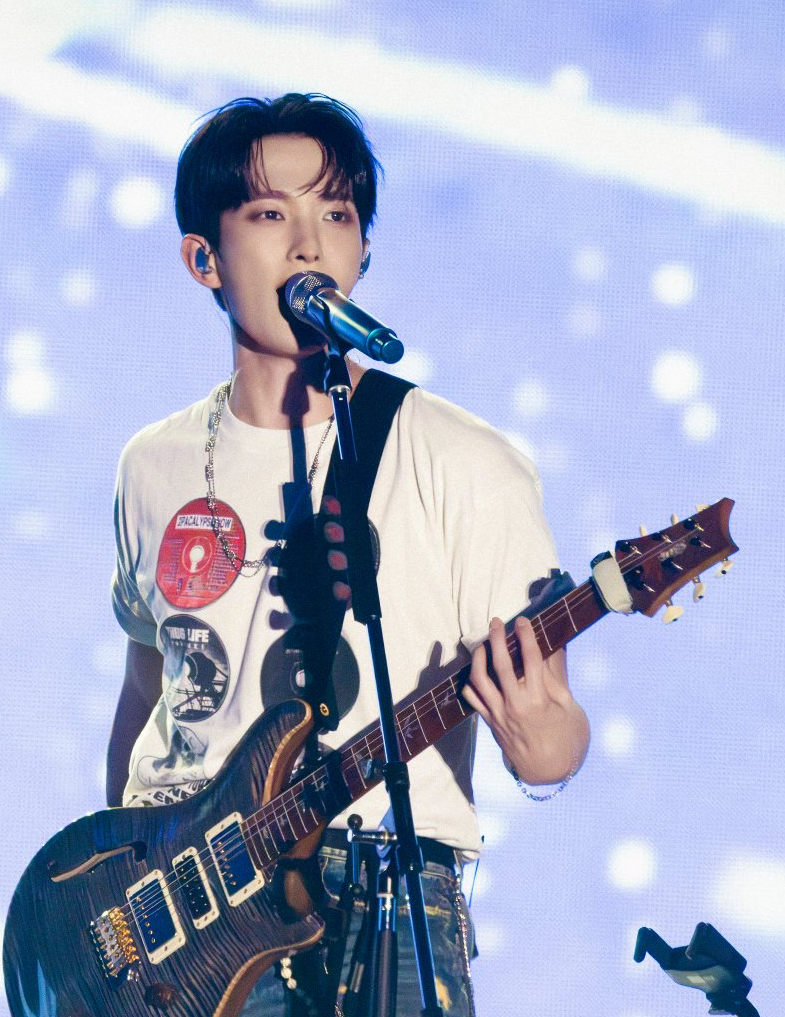 Latest photo of DK (SEVENTEEN)