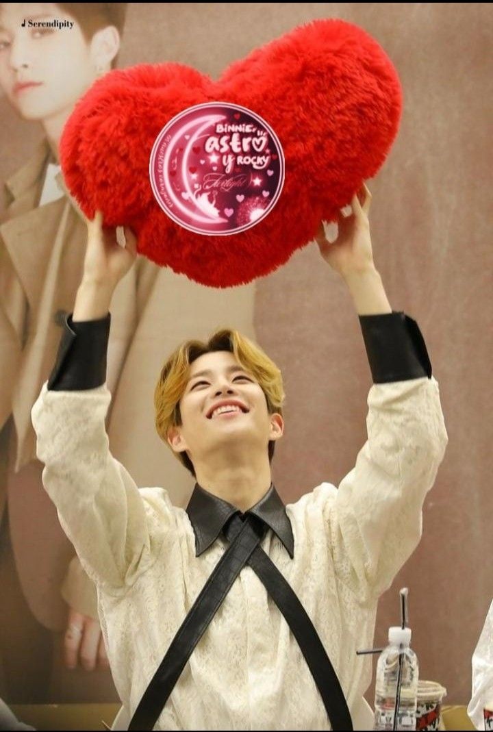 Latest photo of MJ (ASTRO)