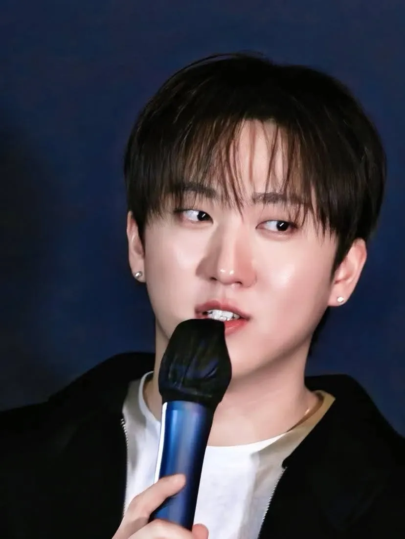 Latest photo of Changbin (Stray Kids)
