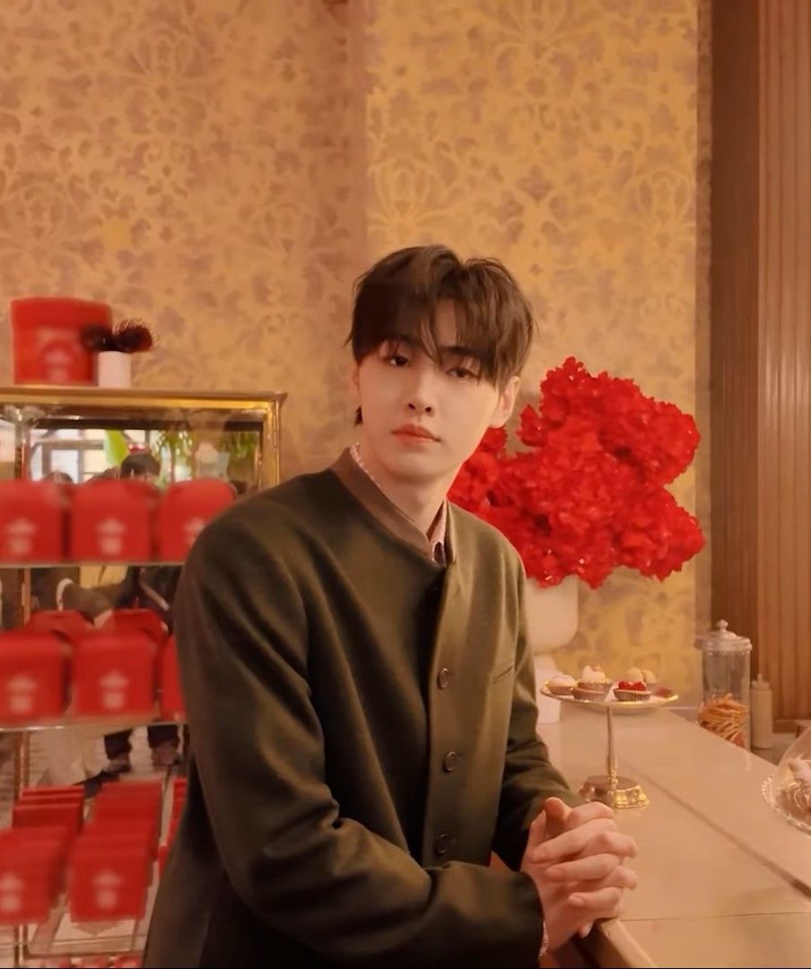 Foto terbaru Sunghoon (ENHYPEN)