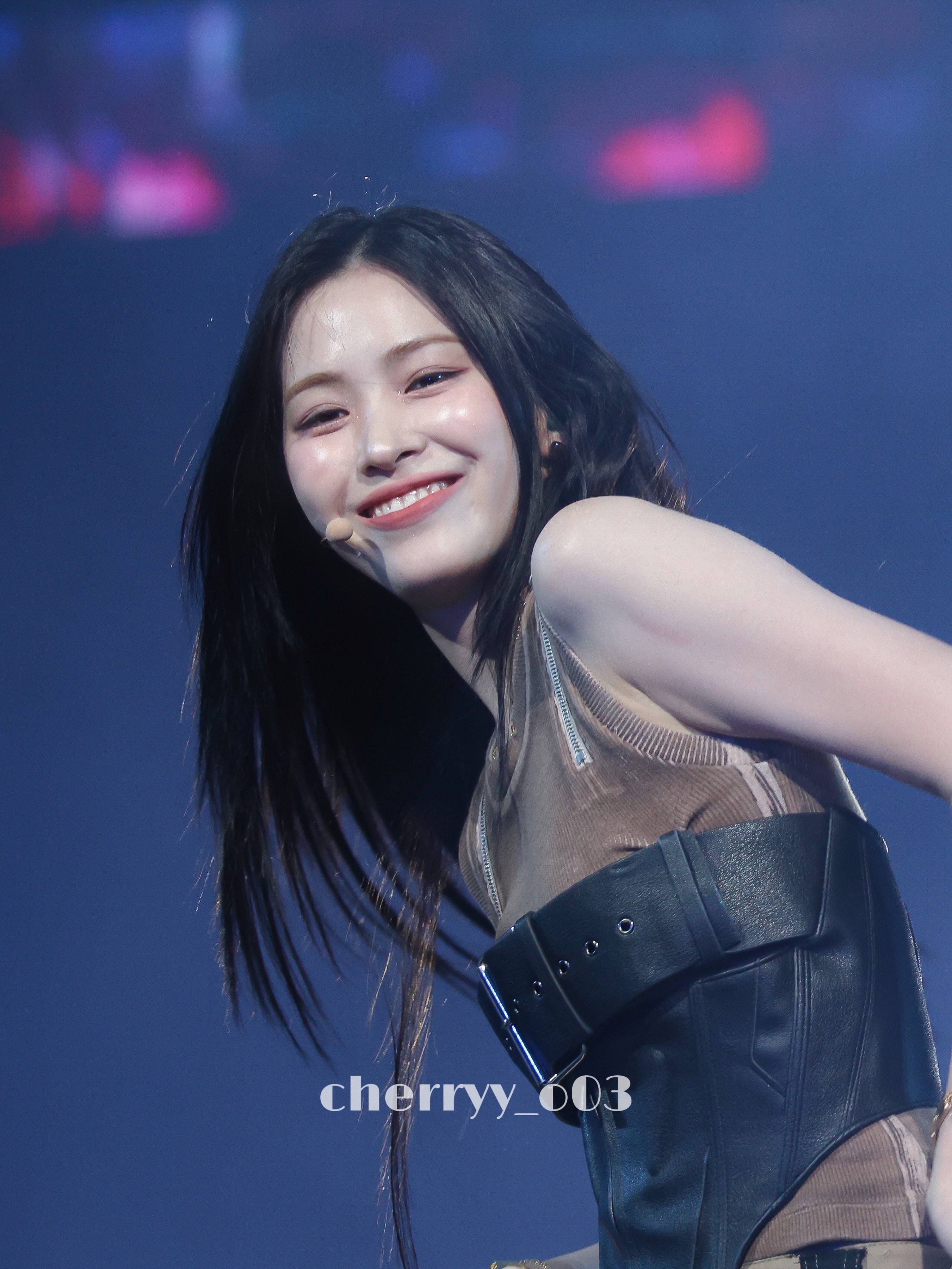 Behind-the-scenes cut of Ryujin (ITZY)