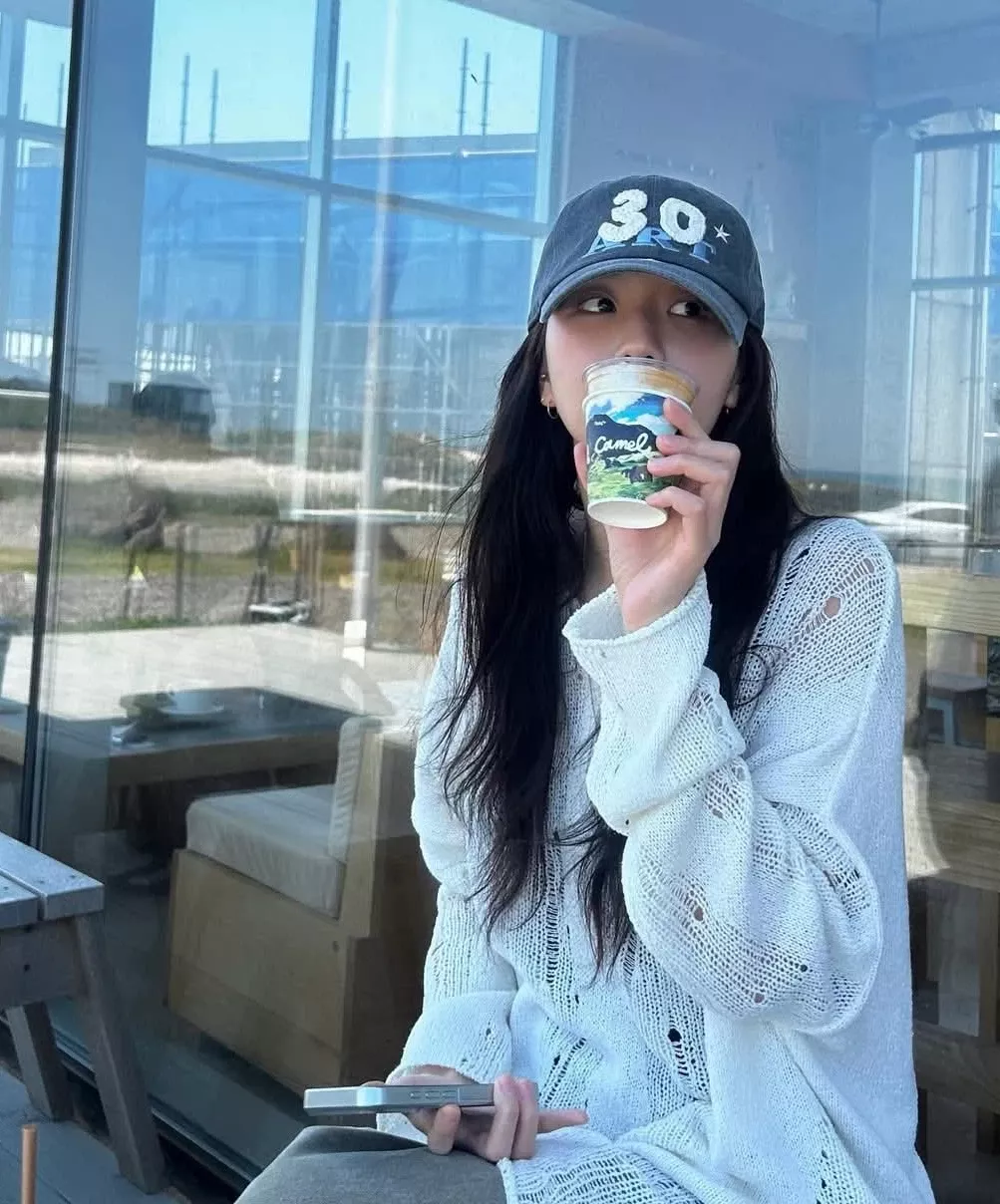 Foto aktivitas terbaru Jisoo (BLACKPINK)