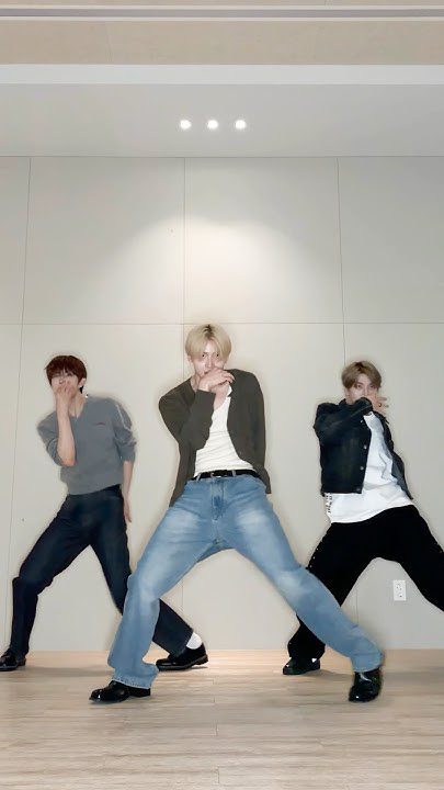 A heartfelt wallpaper shared by He Xinlong (ALPHA DRIVE ONE)'s fans