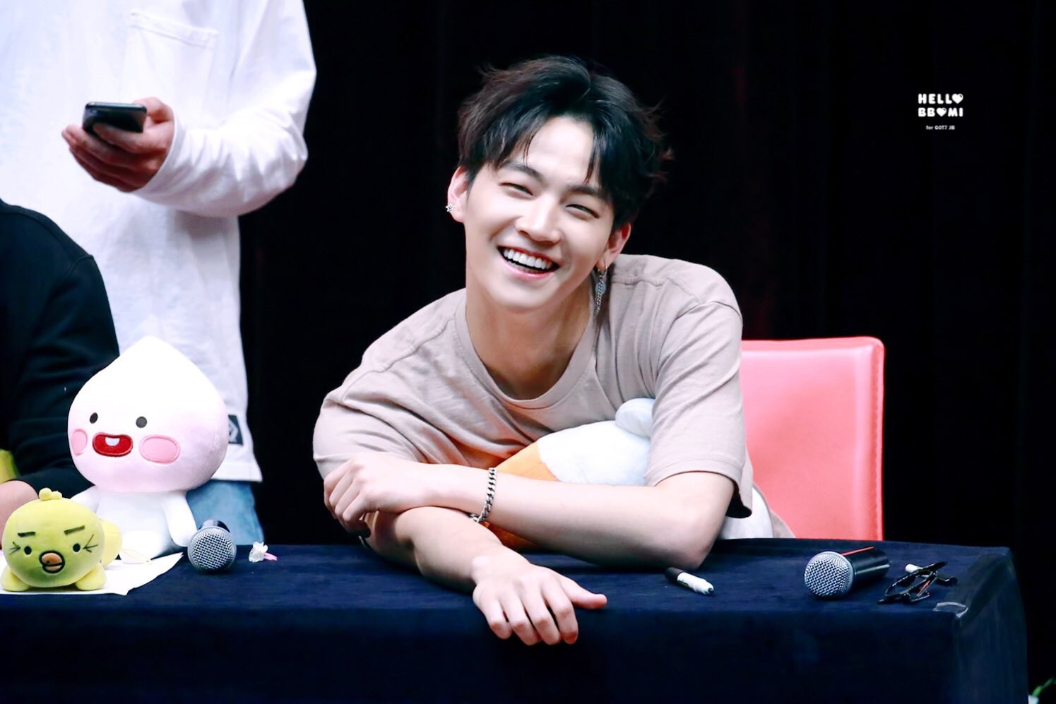 Behind-the-scenes cut of JAY B (GOT7)