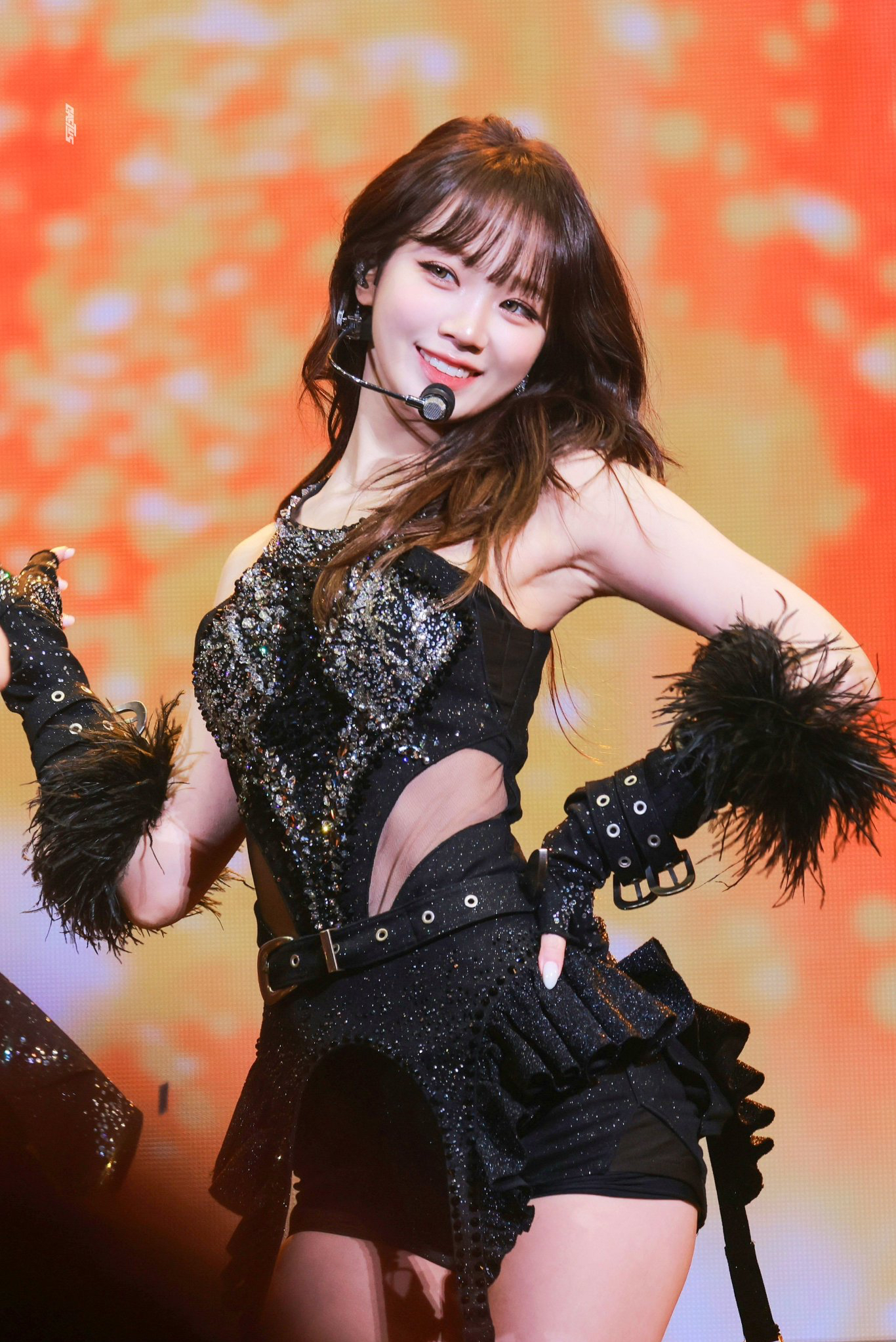 김채원 (르세라핌)의 비하인드 컷