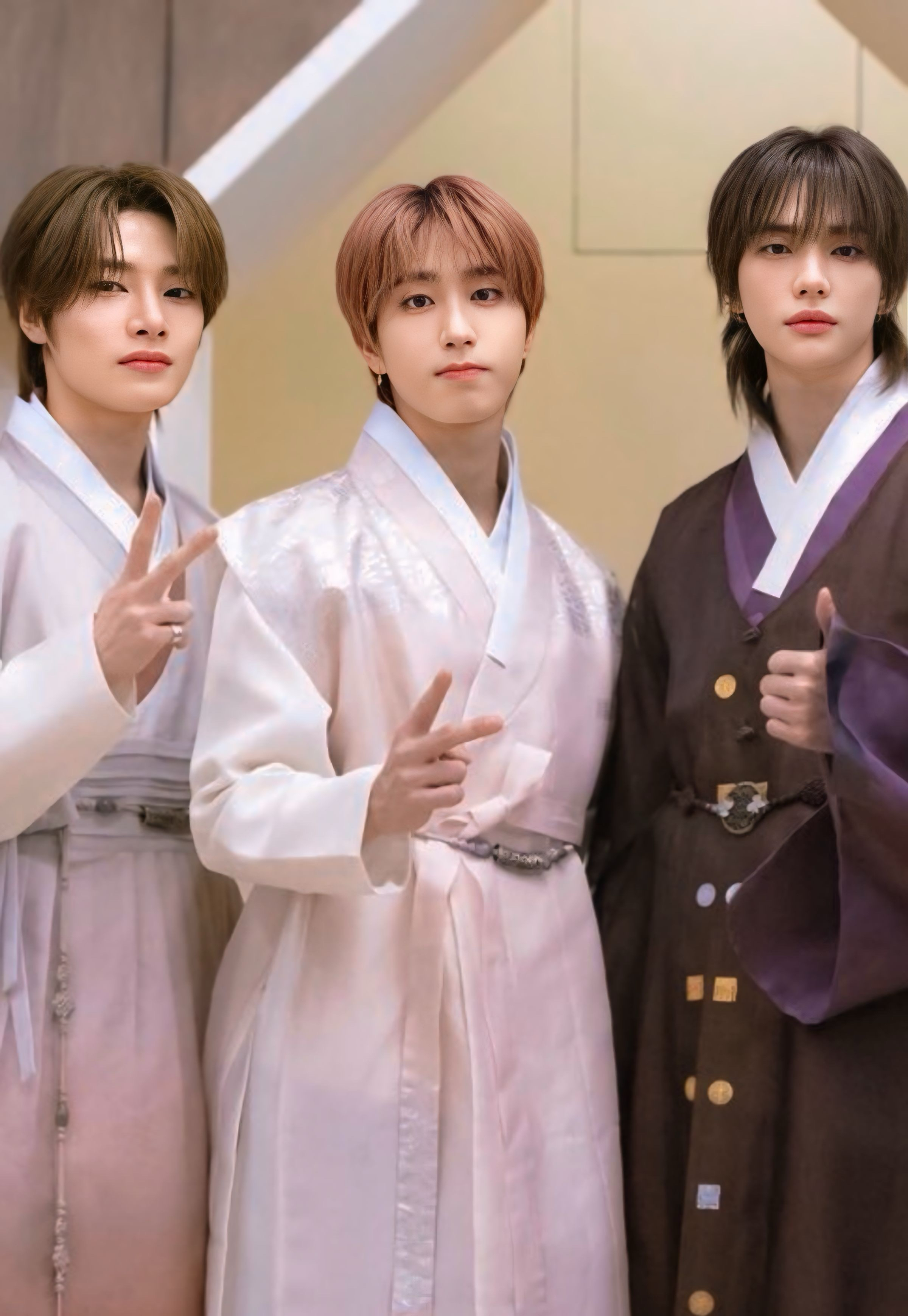 Behind-the-scenes cut of HAN (Stray Kids)