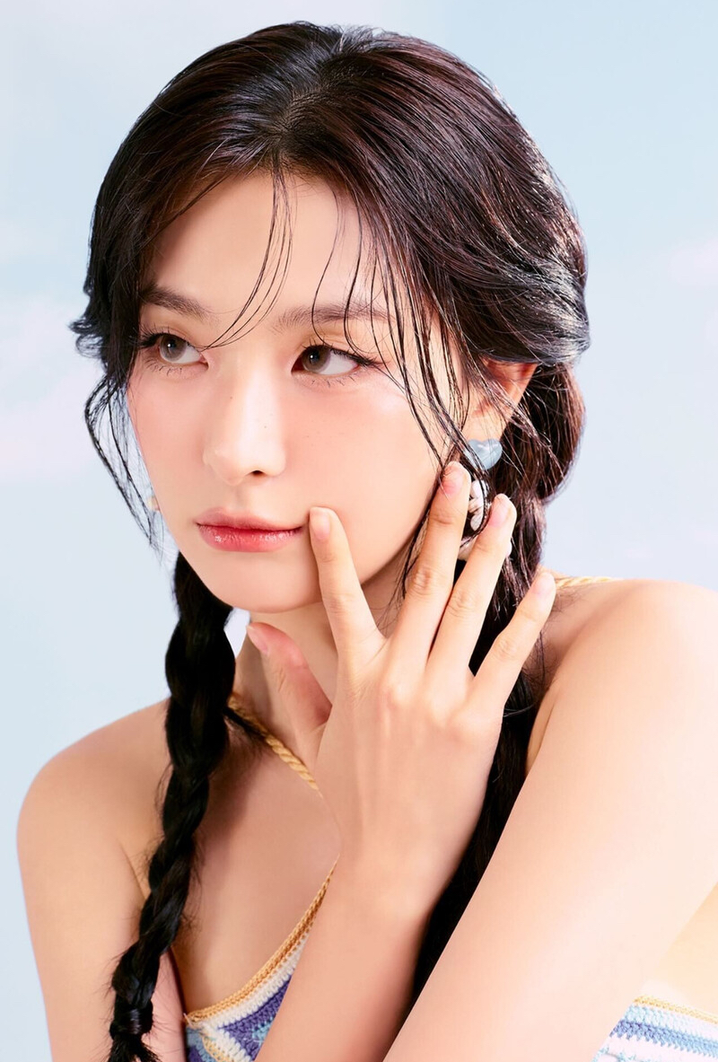 Latest photo of Seulgi (Red Velvet)