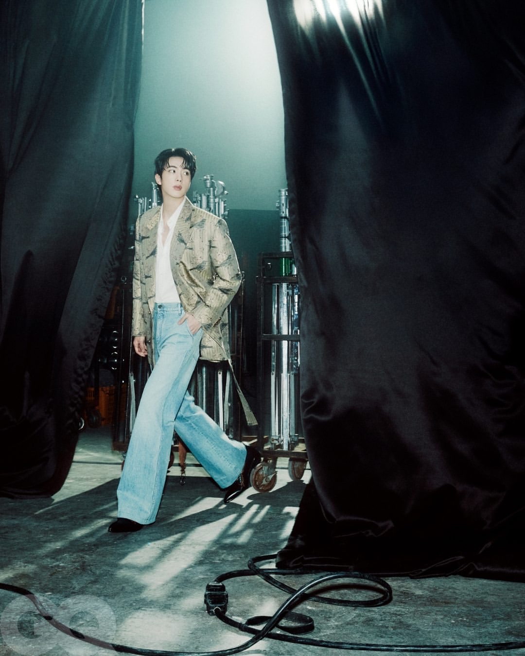 진 (방탄소년단)의 비하인드 컷