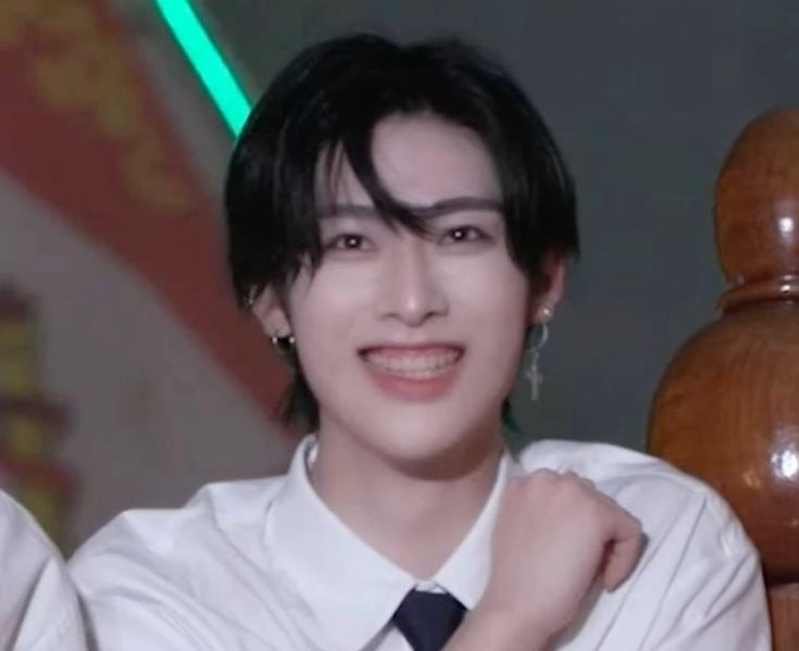 Recent activity shot of Ricky (ZEROBASEONE)